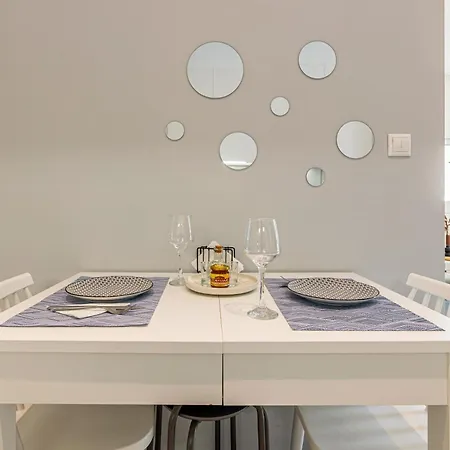 Lv Home: A Living Experience ! Херсонісос
