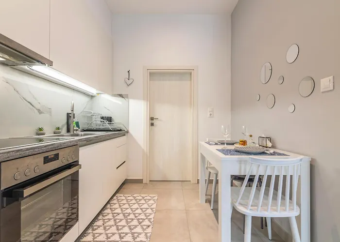 Lv Home: A Living Experience ! شقة *